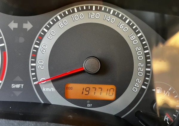 Toyota Auris cena 23900 przebieg: 197700, rok produkcji 2012 z Warszawa małe 211